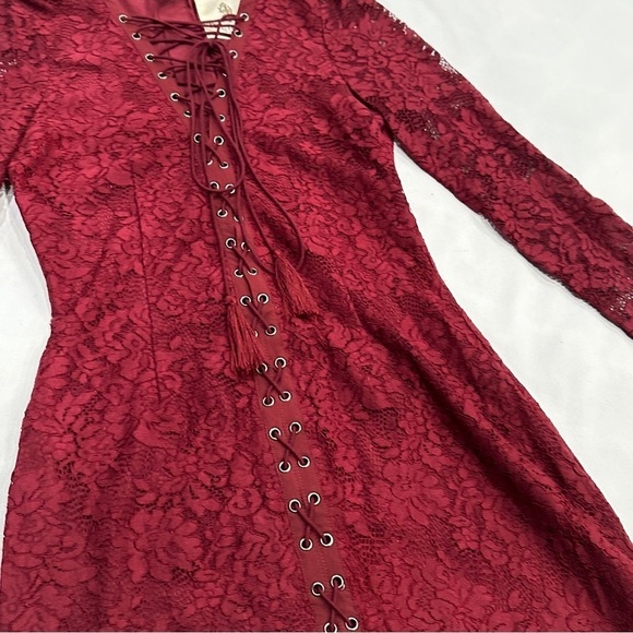 The Jetset Diaries “The Ruins” Cranberry Red Lace-Up Bodycon Lace Dress - Picture 3 of 11